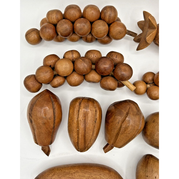 Lot of 14 Vintage Wooden Decorative Fruit Pieces SKU U133/L1 - Picture 2 of 7